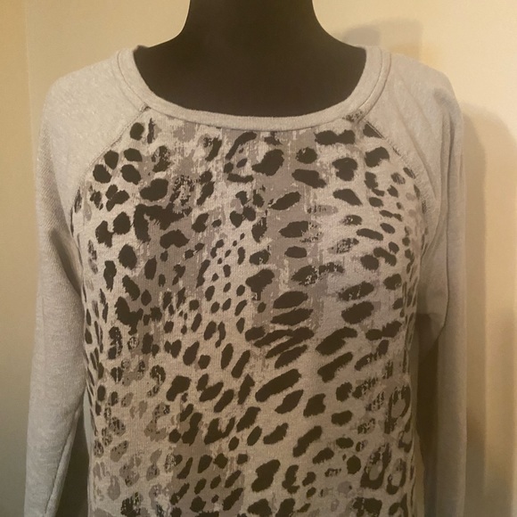 Apt.9 sweatshirt - Picture 3 of 5